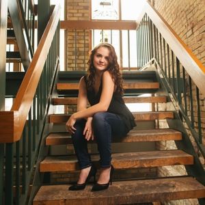 Meet your Posher, Abi